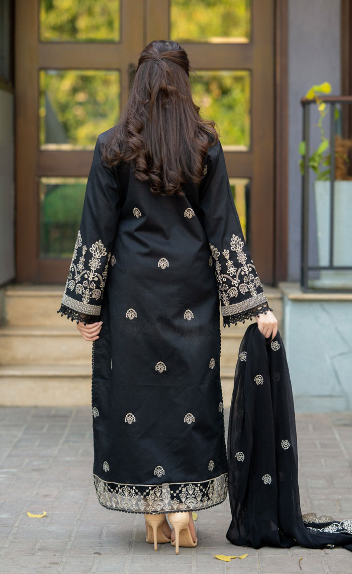Roohi Black